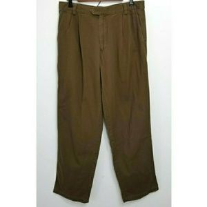 Dockers Men's Pleated Classic Fit Khaki Pants